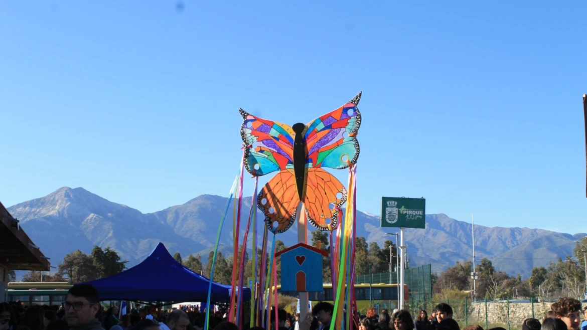 ¡Celebramos los 100 años de Pirque! La Escuela Libre y Feliz de Gaspi y Susi en el desfile comunal