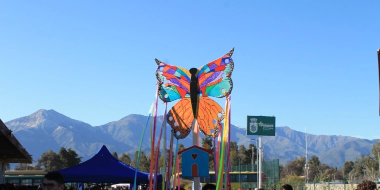 ¡Celebramos los 100 años de Pirque! La Escuela Libre y Feliz de Gaspi y Susi en el desfile comunal